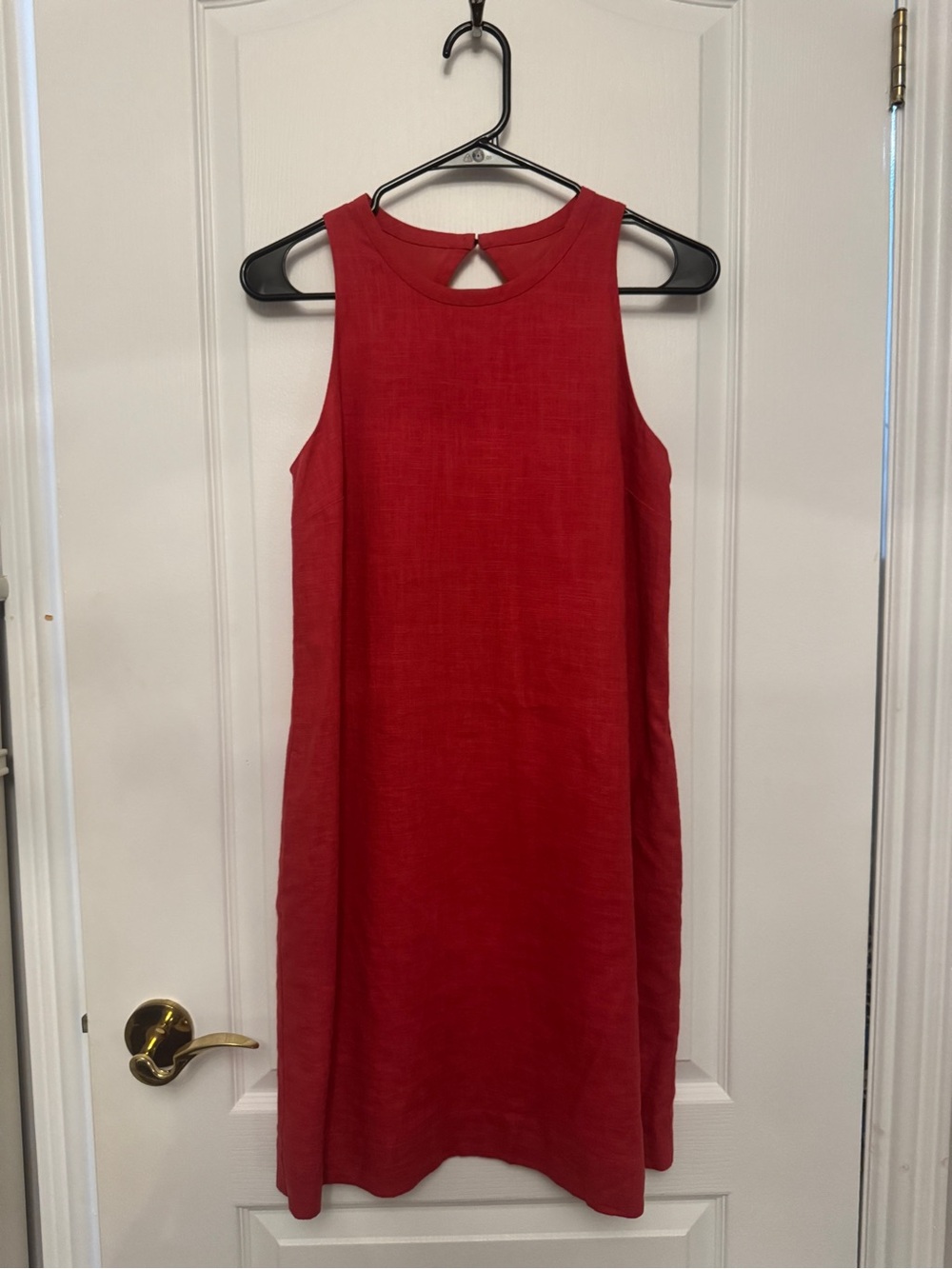 RW&CO. Red Sleeveless Mini Shift Dress with Back Keyhole